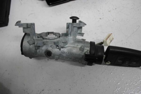 BOITIER COMPLET SKODA OCTAVIA 1.6 TDI CLHA 2013-2017 - Vue 3